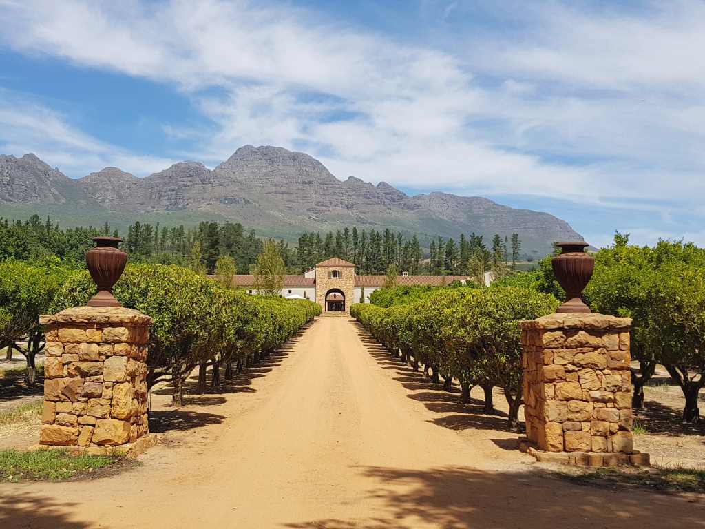 zufahrt waterford wine estate suedafrika